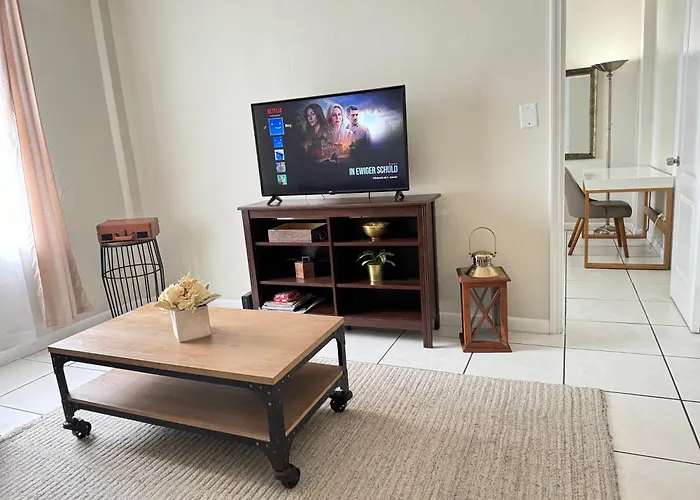 Your Vacation Home! Near The Beach